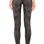 Ultracor  High Silk Camo Knockout Legging. Photo 2