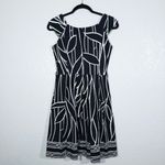 Madison Leigh Black & White Patterned A-Line Dress Size 4 Petite Photo 3