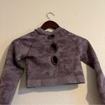 Long Sleeve Seamless Purple Camo Workout Crop Shirt Size Small Photo 5