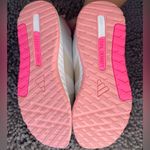 Adidas  Women's TRAINING SHOES
EVERYSET- Cream and Pink Size: 8.5 Photo 8