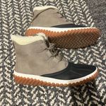 Skechers  Cream and Black Winter Boots Photo 3