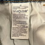 Old Navy NWT Mid Rise Boyfriend Distressed Light Wash Raw Hem Jean Shorts Sz 20 Photo 8