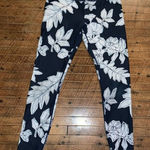 All Fenix Arlo blue & white tropical flower S Athleisure leggings Photo 0
