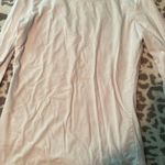 White Under Scrub Photo 0