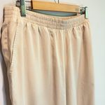 Haven Well Within Tan Pull Photo 1