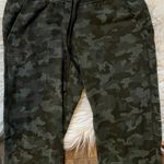 Lululemon Ready to Rulu Jogger size 2 in green camouflage print Photo 4