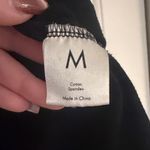 Black Sleeveless V Photo 2