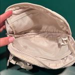 Lululemon  Everywhere Belt Bag 1L White Opal‎ Photo 4