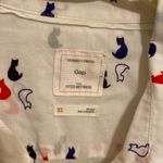 Gap  White Shirt with Red and Blue Pattern Photo 2