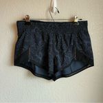 Lululemon  Miles Ahead Short (2.5")
Nouveau Mach Blue Black Photo 5