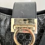 Salvatore Ferragamo black Ganci textured leather shoulder bag Photo 3