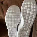 Nike Women’s Roshe Shoes Photo 2