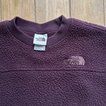 The North Face  Sherpa Maroon Purple Pullover Fleece Sweater XS Photo 2