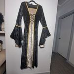 Elegant Black and Gold Lace Photo 1