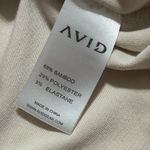 AVID size medium short sleeve casual t Photo 4
