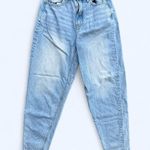 American Eagle Relaxed Mom Jean in Light Blue Wash Size 2 Long High Rise Tapered Photo 12