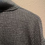 Free People  Women’s Gray Waffle knit cropped Mockneck size medium Photo 6