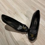 Ralph Lauren LAUREN  class logo black pump heels size 6 B Photo 1
