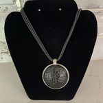 Super Cute Silver and Black Fashion Necklace Photo 0