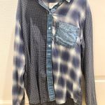 American Eagle Plaid Flannel Photo 0