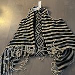 BNWT striped/tribal print knit vest with fringe detail size small Photo 0
