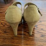 G by Guess Guess tan ruffled heels Photo 2