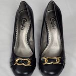Candie's  Black Faux Leather Chunky Kitten Heels Pump With Gold Chain Bow Sz 8 M Photo 3