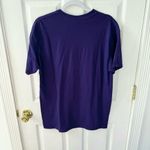 Gildan NWOT Ripley’s Purple Puffy Glitter Text Aquarium t-shirt Large Photo 3