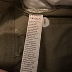 Spanx  Stretch Twill Cargo Cropped Wide Leg Pant Tuscan Olive Green Medium HR EUC Photo 5