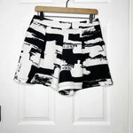 MAAC LONDON Dressy Shorts Size Small‎ Black White Abstract Geometric Print Photo 1