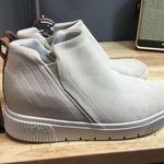 Ryka Vera 2 Women's 8.5 White Suede Side Zipper Round Toe Ankle Chukka Boots Photo 1