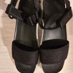 UGG  Black Sandals – Size 8.5 – Adjustable Straps – Comfy & Stylish Photo 1