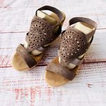 Yellow Box Nyellie Platform Strappy sandals heels high 7.5 Photo 7