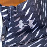Under Armour  Women’s 1/4 zip pullover size LG-EUC Photo 1