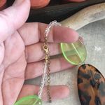 Lucite Vintage animal print and green necklace Green Photo 2