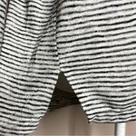 Gap Knit Striped Loose Fit Long Sleeve Tee - MP medium Petite Photo 5