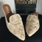 Cape Robbin #173 CAPE ROBIN suede bee mules Photo 0