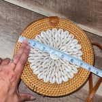 Jelavu Womens Rattan Floral Shells Round Crossbody Handbag Brown White OS Photo 9