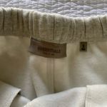 Fear of god Essentials  Shorts – Light Oatmeal L Photo 2