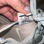 Nike Women’s  Epic React Running Workout Shoes Size 7 Photo 6