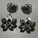 Vintage 2 Sarah Coventry Silver Tone Maple Leaf & Circles Clip On Earrings Photo 1