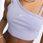Nike Everyday cropped tank in purple Photo 2