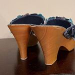 Size 8 wood clog, blue flowers Richard Tyler Photo 2