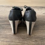 J Shoes Platform Peep Toe Size 8 Photo 2