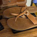 ALDO  Brown faux leather Thong sandals flip flops Size 9 Photo 6