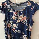 Harvé Benard Harve Benard floral top.‎  Size large. Photo 0