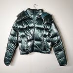 Alo Yoga NWOT Pearlized Pristine Puffer Hooded Jacket Size Small Photo 3