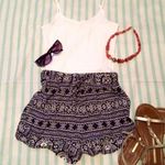 Soundgirl NWT Black White Aztec tribal fluttery shorts Photo 2