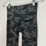 Spanx  Look At Me Now Seamless Cropped Leggings in Sage Camo Size Medium Photo 2