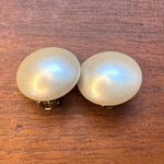 Vintage Womens Costume Jewelry Ivory Faux Pearl Clip On Earrings White Photo 7